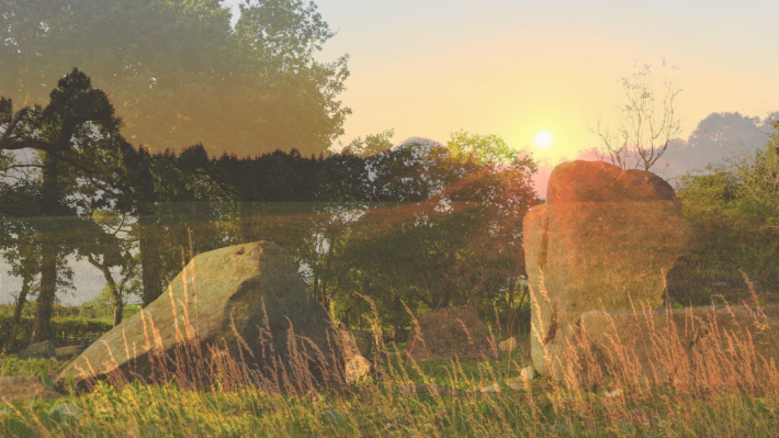 Midsummer court tomb image