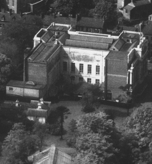Aerial View UM 60s