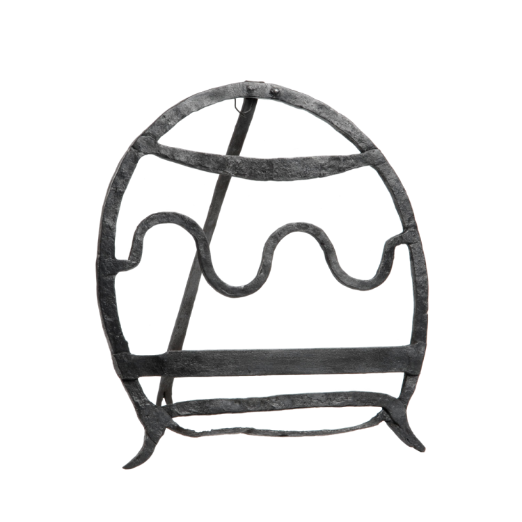 A metal harnen stand