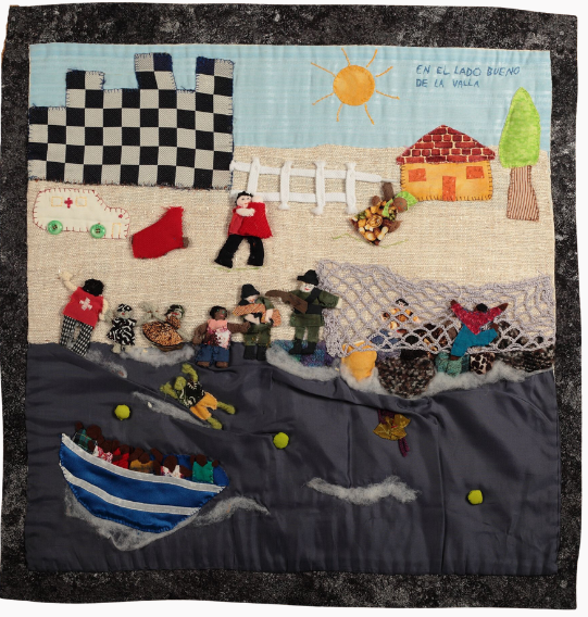 En el lado “bueno” de la valla / On the “Good" Side of the Fence, (2015) arpillera by Antonia Amador, Catalonia 